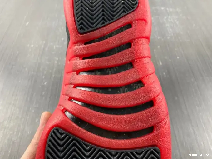 MaikeSneakers (2016) 12 Flu Jordan Game 130690-002 Retro 0518
